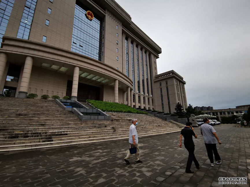 西安40億項(xiàng)目工商變更“瑕疵案”再審 官員曾稱法官是“鐵哥們”